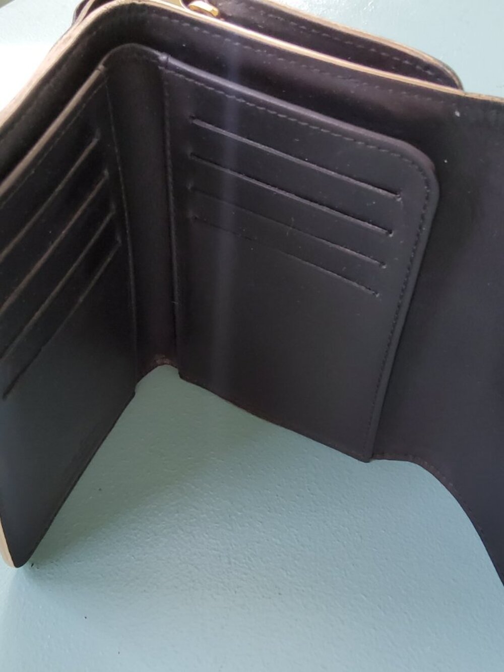 Louis Vuitton Suhali Leather Porteuille Trifold Wallet - Picture 6 of 11